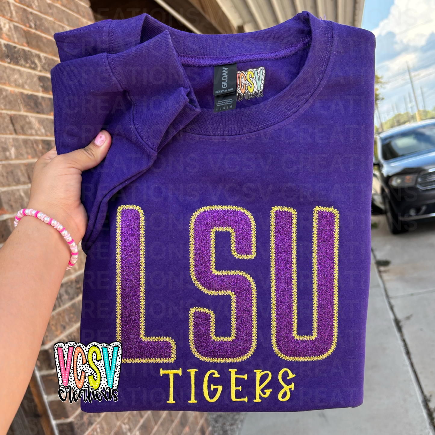 L S U tigers embroidery crewneck